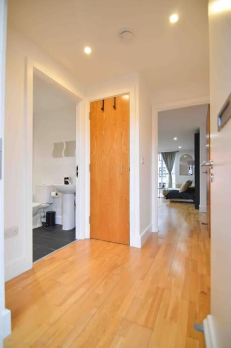 Cosy, Centrally Located Studio With Gated Parking! Loughborough Kültér fotó